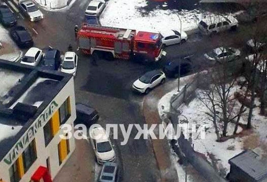 Правила парковки в Киеве нарушили жильцы ЖК Seven, фото  - фото 1