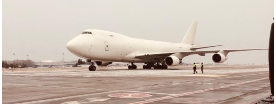 В Киев прибыл восьмой самолет с военной помощью от США (фото)