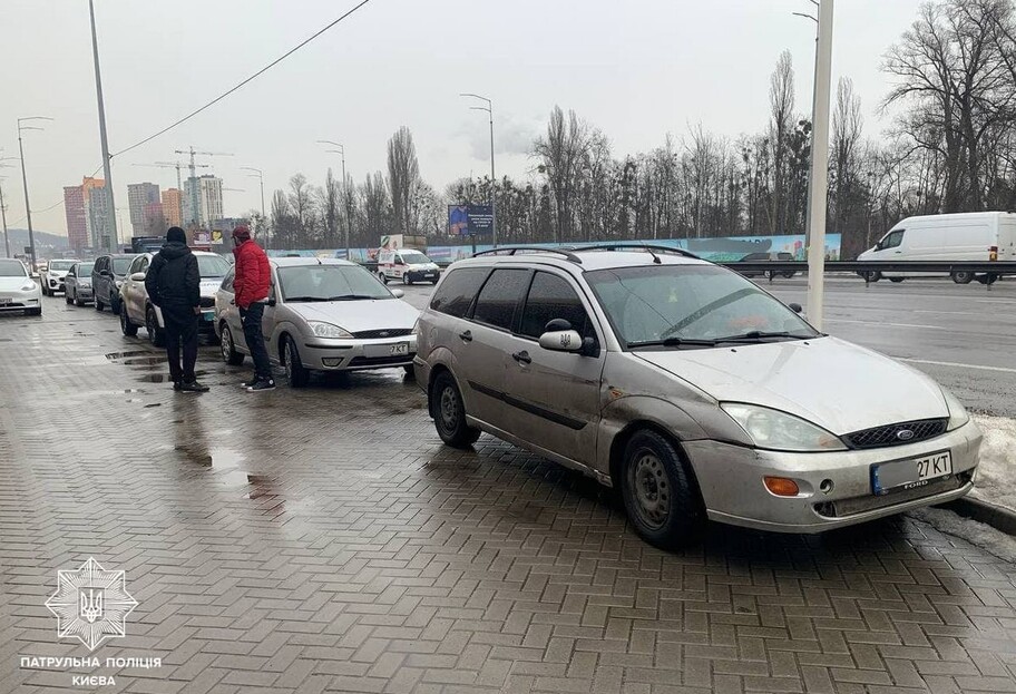 В Киеве заметили автомобиль-двойник с поддельным техпаспортом  - фото 1