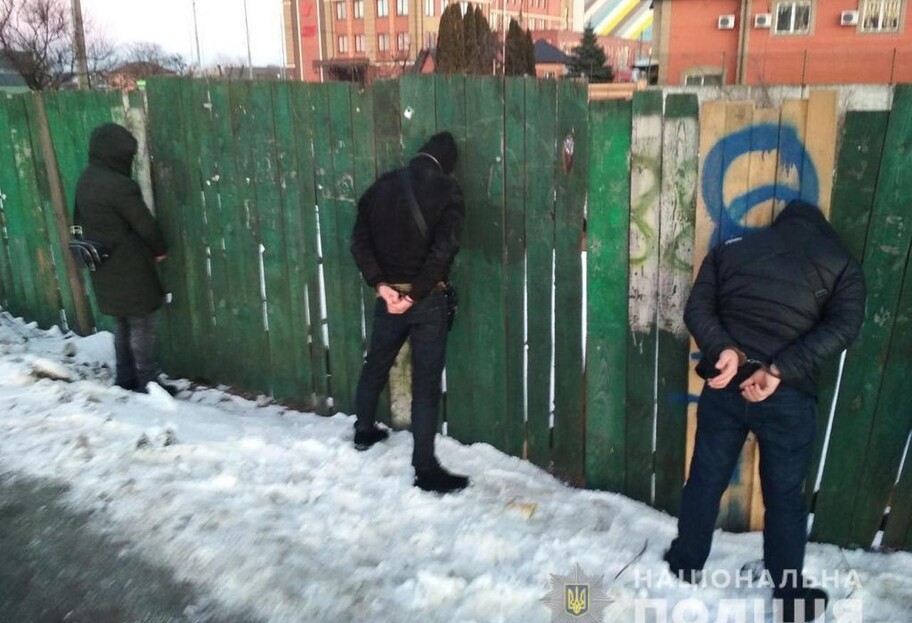 В Киеве во время налета на квартиру задержали банду воров – как проводили спецоперацию - фото 1