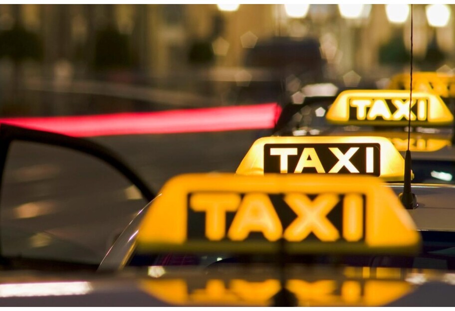Таксист в Киеве приехал к пассажирке пьяным - женщина вызвала копов - видео - фото 1