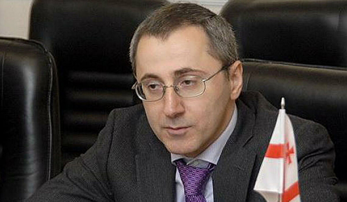 Гнались и били: появилось видео нападения на помощника генпрокурора  фото
