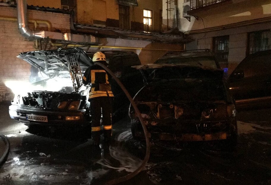 В Киеве сожгли Лексусы Олега Ищенко и бизнесмена Янсонса, фото  - фото 1