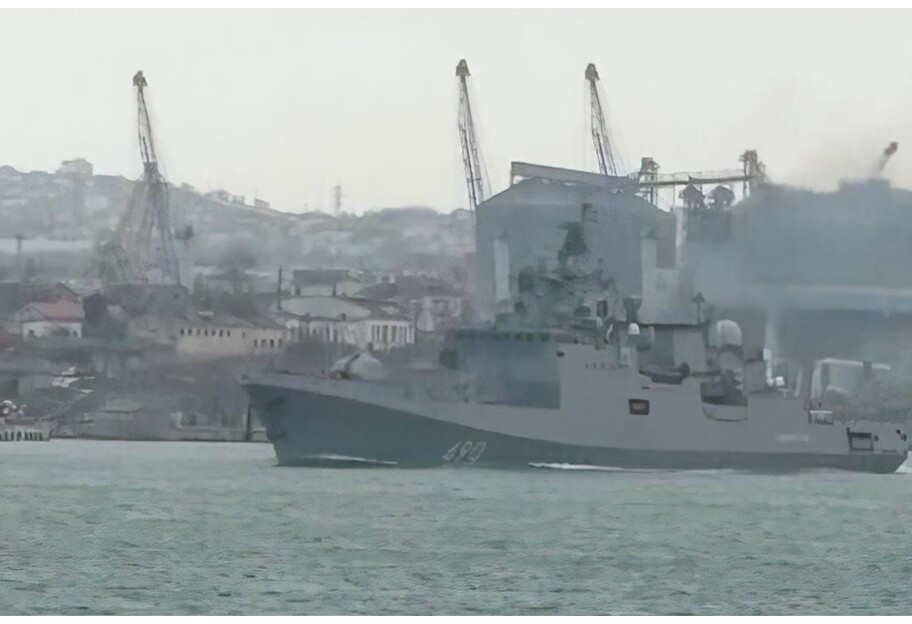 Учения России - 30 боевых кораблей вышли в Черное море возле Крыма - фото 1