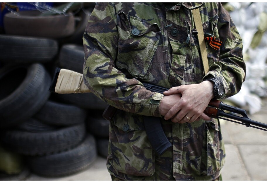 Боевик в Луганске расстрелял сослуживцев - первые подробности - фото 1