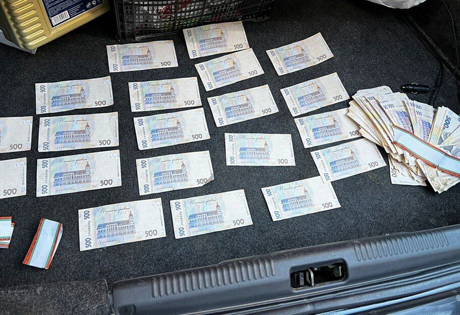 У Києві затримано чиновника Держгеокадастру - він вимагав хабар у 230 тис. гривень - фото 1