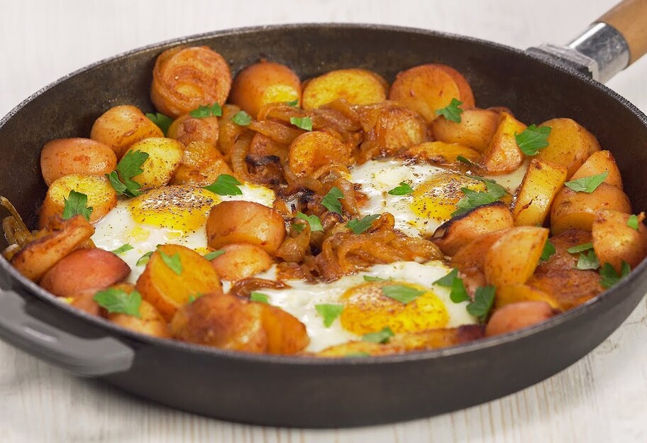 Жареная картошка с яйцами по-испански - рецепт приготовления - фото 1