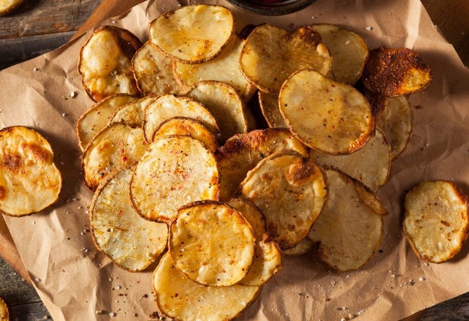 Чіпси з картоплі в духовці - покроковий рецепт - фото 1