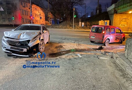 В Киеве не разминулись Hyundai и Renault: водители заявили, что ехали на 