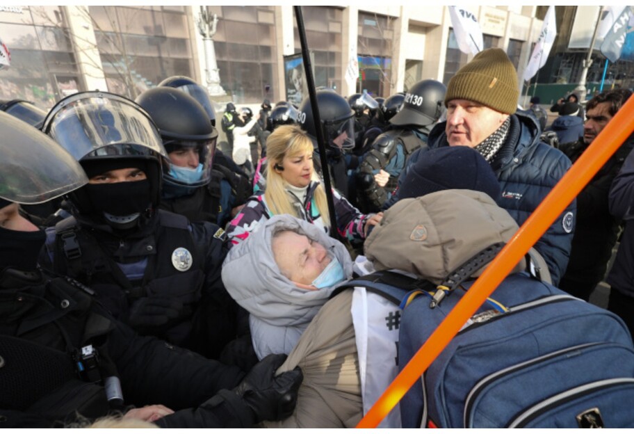 ФОПи знову під Радою - відео та фото протестів 17 лютого, є затримання - фото 1