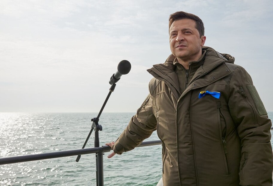 На Донбассе обострение - Зеленский отправился в зону ООС на катере - фото - фото 1