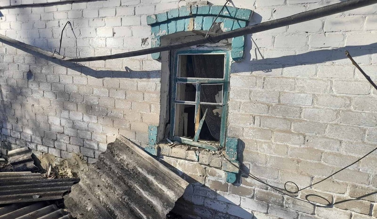 На Донбассе снова обстреляли мирных жителей: была перебита линия электропередач (фото)