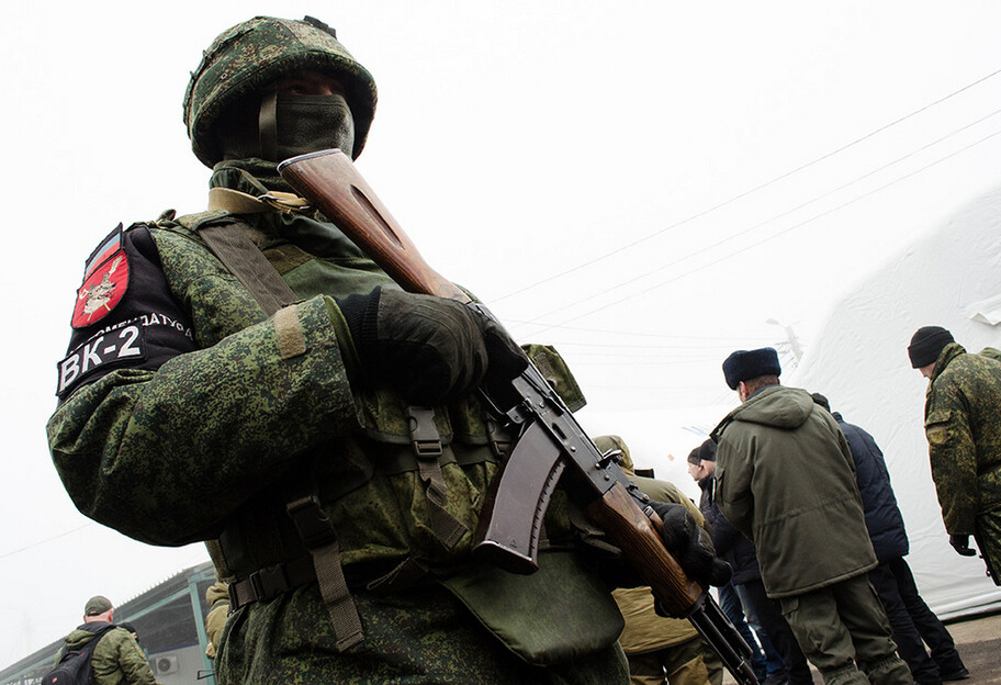 Війна на Донбасі - фото обстрілу школи у Донецьку, в якому бойовики звинувачують ЗСУ - фото 1