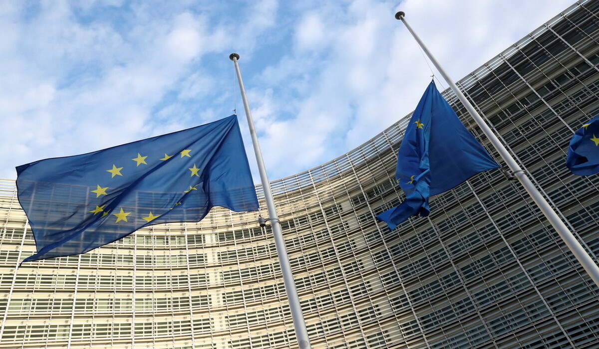 ЕС ввел масштабные санкции против России: в списке 555 человек фото