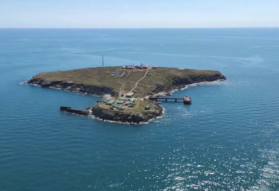 На острове Змеиный погибли 13 пограничников – разговор защитников с российским кораблем - фото 1