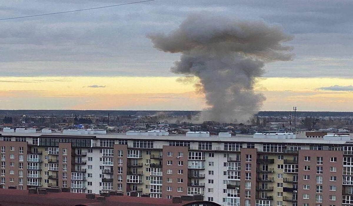 Аеропорт Житомира обстріляли ракетами з Білорусі (відео) фото