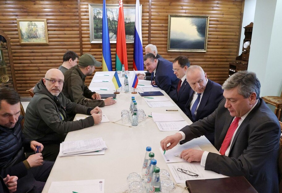 Переговоры Украины и России – озвучены результаты встречи в Беловежской пуще - фото 1