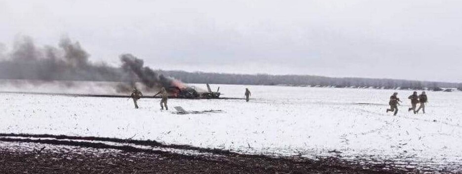 На Донбасі ЗСУ збили ворожий гелікоптер: він прилетів забирати пілота збитого штурмовика (фото)