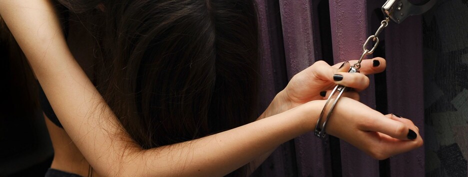 Могут работать сутенеры: как женщинам обезопасить себя на границе 