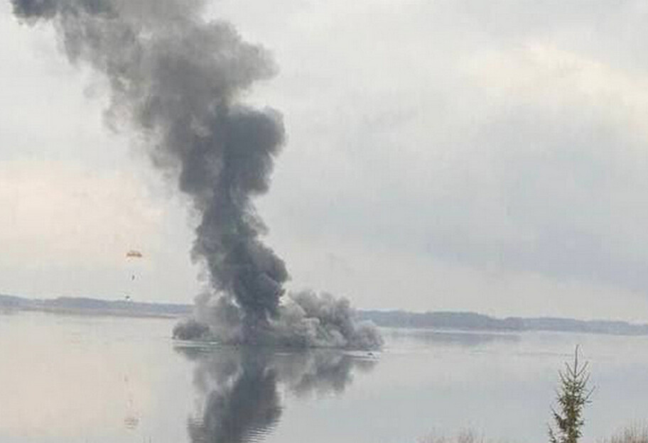 Обстрелы под Киевом - в Вышгороде ВСУ сбили российский вертолет - фото 1