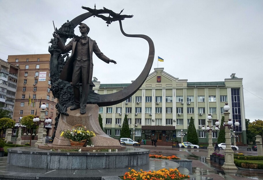 Война в Украине - мэру Ирпеня угрожают и предлагают сдать город  - фото 1