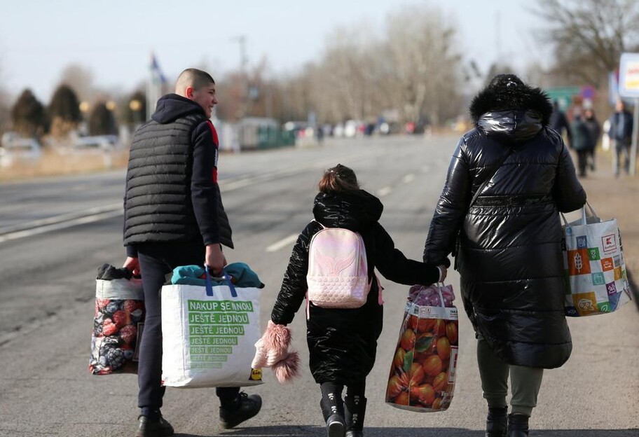 Война в Украине - какие организации могут помочь беженцам за границей - фото 1
