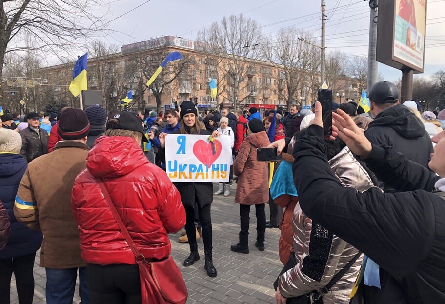 Война в Украине - оккупанты в Херсоне задержали 400 митингующих  - фото 1
