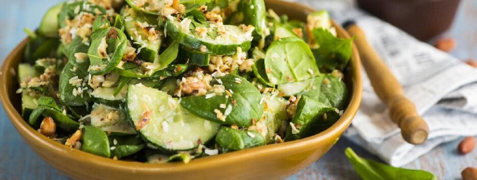 Когда хочется витаминов: готовим простой салат из огурцов 