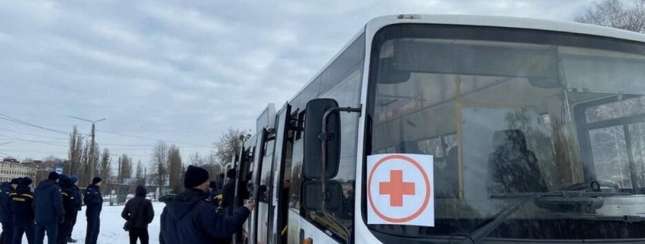 Под Киевом оккупанты обстреляли людей, ожидающих эвакуацию: есть раненые 