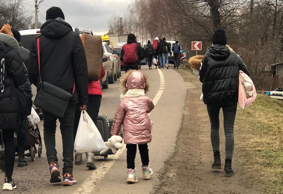 Як виїхати за кордон - список Telegram-каналів для українських біженців - фото 1