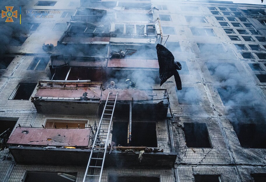 В Киеве ночью обстреляли многоэтажку на Оболони и завод Антонов – фото, видео - фото 1
