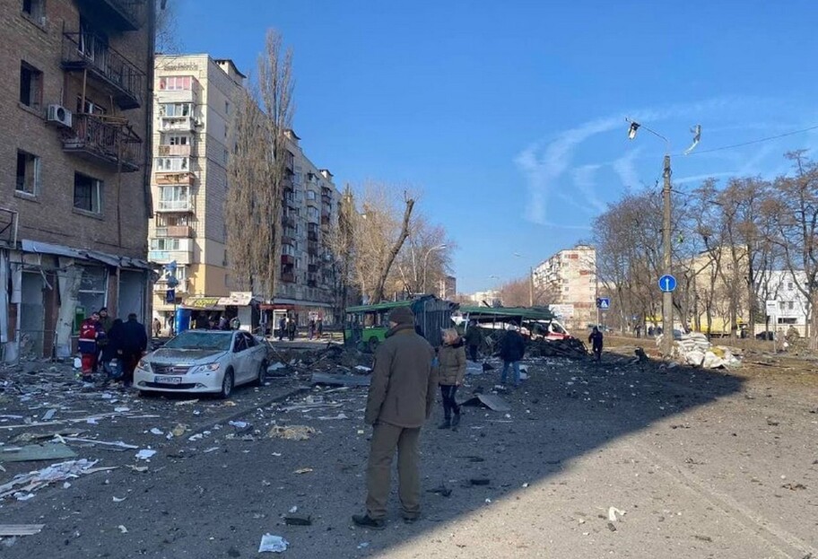 Киев – над Подолом сбили ракету – есть погибший, опубликовали видео разрушений - фото 1