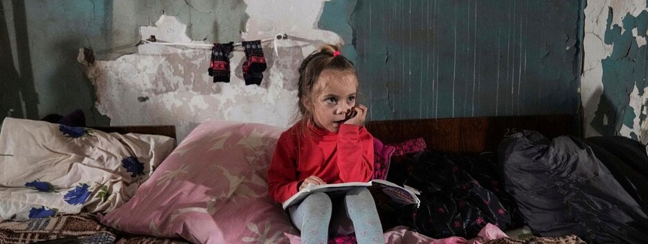 Залежні від доброти: як під час війни виживають найслабші українці