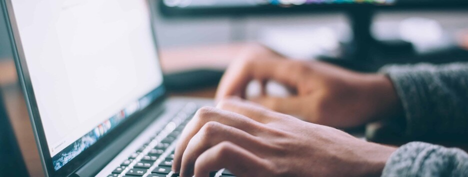 Де українцям знайти роботу під час війни: корисні посилання