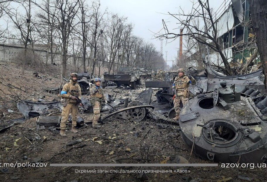 Бои в Мариуполе - Азов уничтожил российские танки  - фото 1