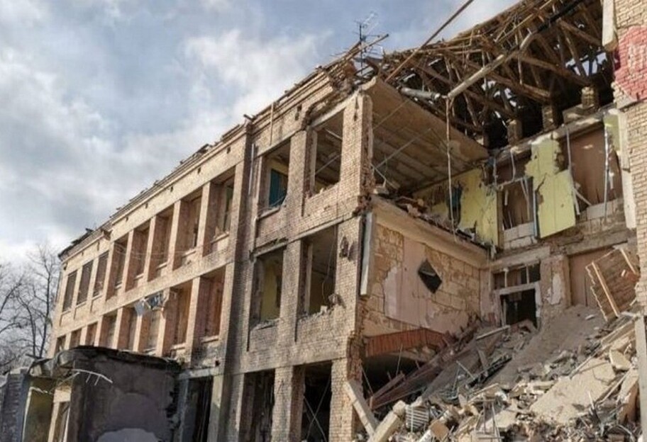 Обстріли на Луганщині - війська РФ у Рубіжному пошкодили 27 будинків - фото 1
