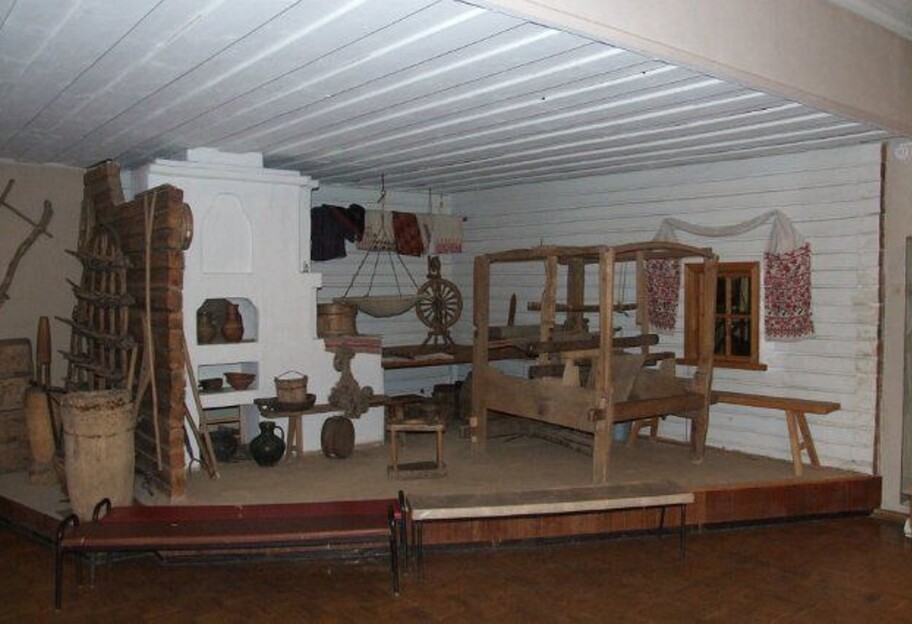 В Чернигове ВСУ нашли обломки горшков 18 века - их передали в музей - фото  - фото 1