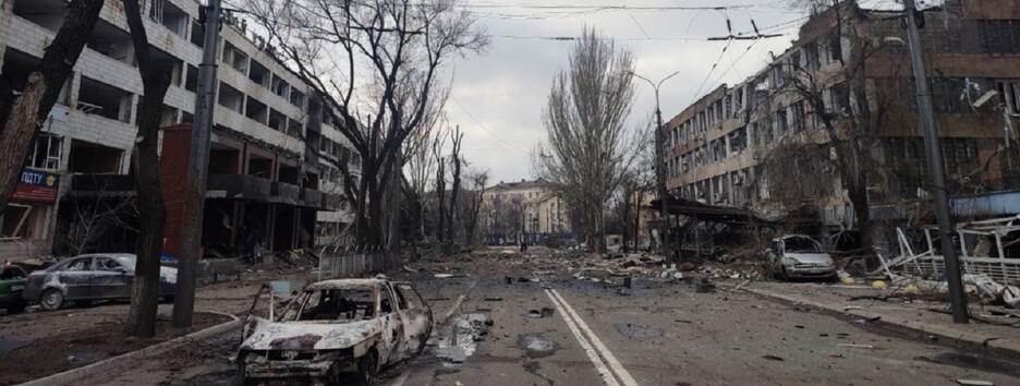 У Маріуполі окупанти скинули бомбу на школу: під завалами опинилися 400 людей