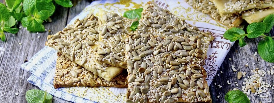 Замінювало хліб морякам: як приготувати італійське печиво з кунжутом