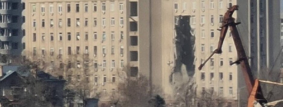 Оккупанты ударили по зданию Николаевской ОГА: Виталий Ким рассказал, сколько людей под завалами