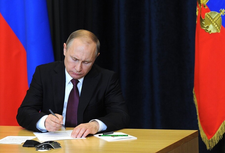 Путин подписал указ о торговле газом с недружественными странами только за рубли  - фото 1