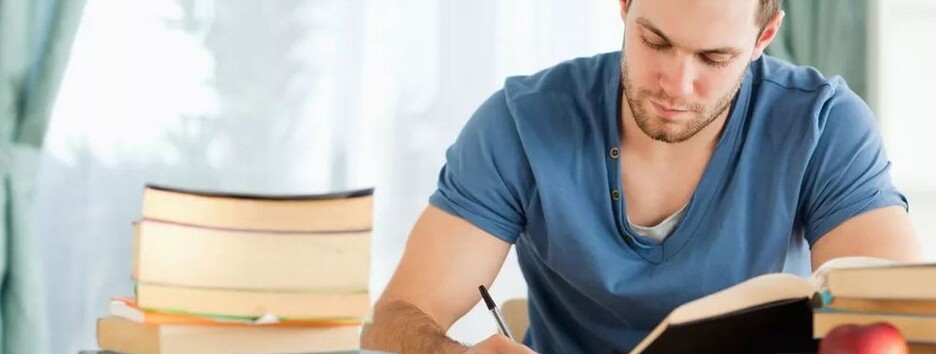 Могут ли студенты во время войны покинуть Украину: подробное разъяснение 