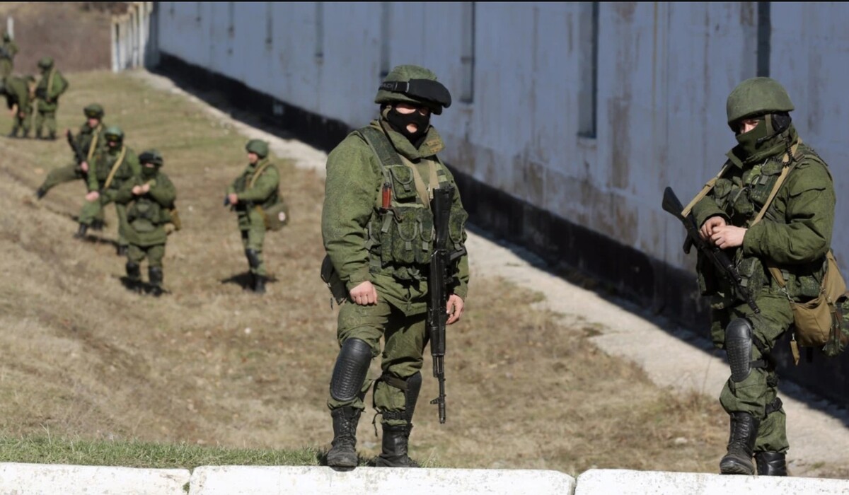 Оккупанты передислоцируют технику в Луганской области: готовят наступление