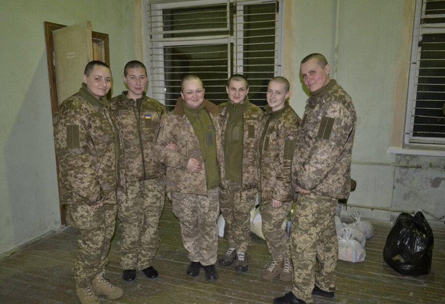 Украинские защитницы рассказали про издевательства россиян в плену - фото 1