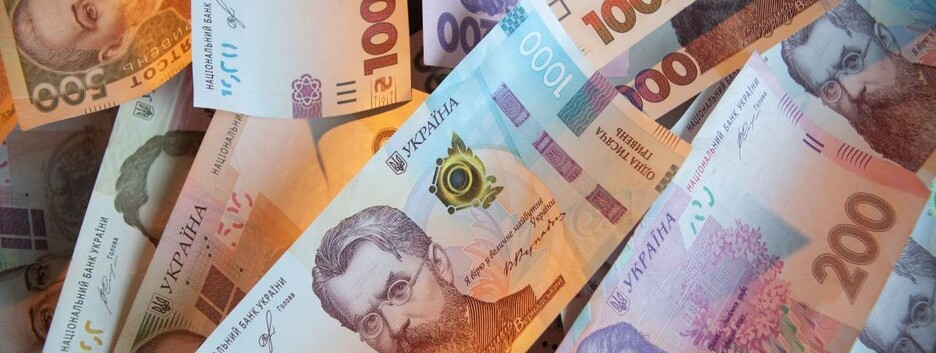 Як отримати грошові виплати переселенцям на картку 