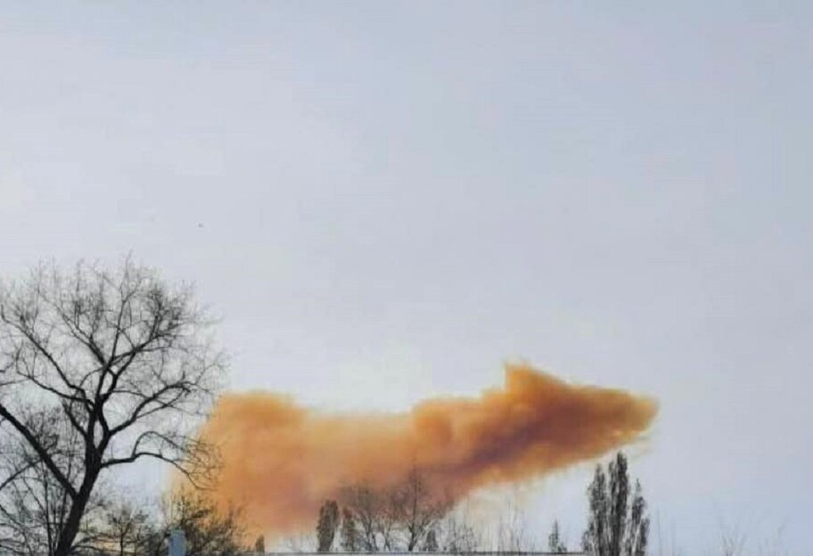 Обстрел Рубежного - облако азотной кислоты полетело в сторону оккупантов - фото 1