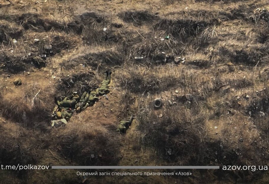 Азов В Мариуполе уничтожил позицию российских солдат, фото  - фото 1