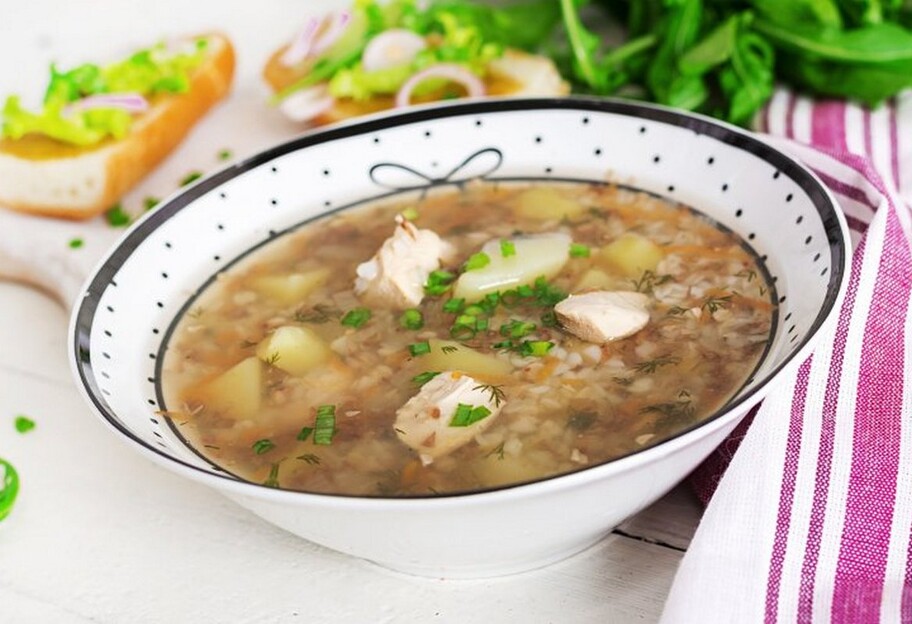 Як приготувати гречаний суп з куркою - покроковий рецепт страви - фото 1
