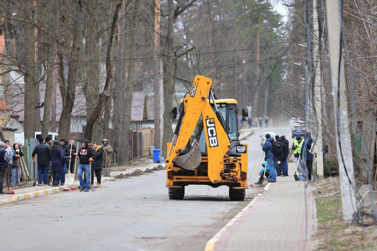 Герої невидимого фронту: як комунальники підтримують життя Києва (відео) фото