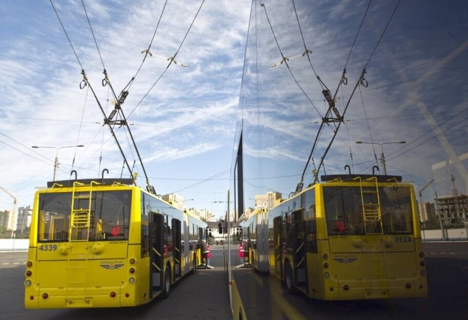 Как работает транспорт в Киеве - какие маршруты и мосты открылись - фото 1